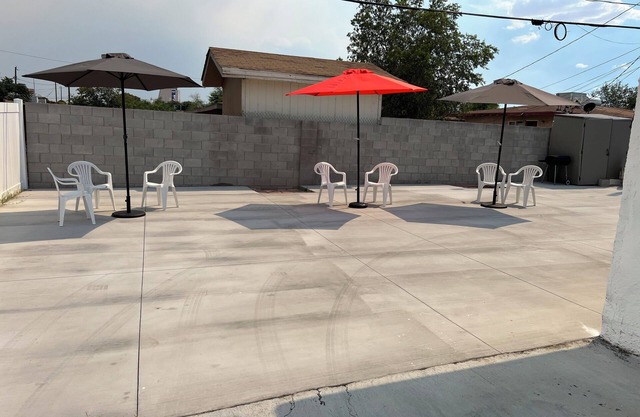 Cozy Unit- 3 minutes from the Strip
