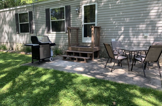 Cozy Up North Townsend, Wisconsin Home - off Archibald Lake