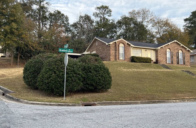 Cozy updated home with luxury bathrooms and kitchen located 5 minutes from post