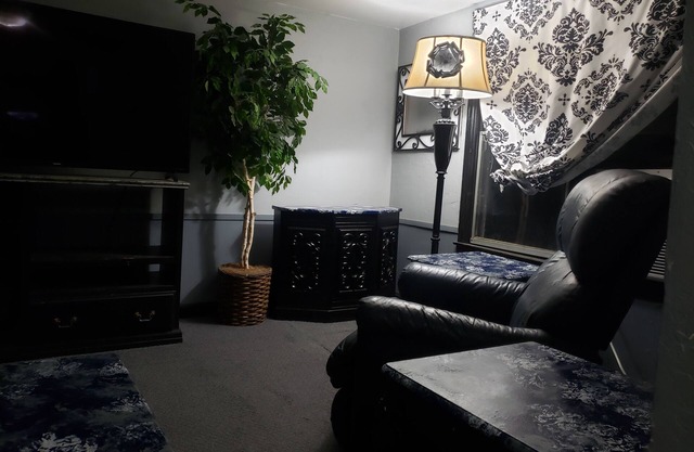 Cozy Upper Apartment at Hiawatha House near Pipestone National Monument