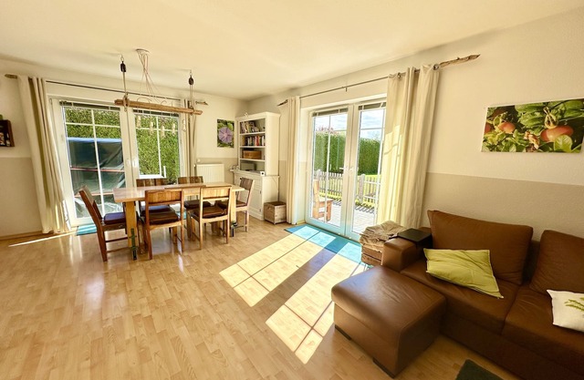 Cozy vacation apartment with 2 patios, large field and beach chair