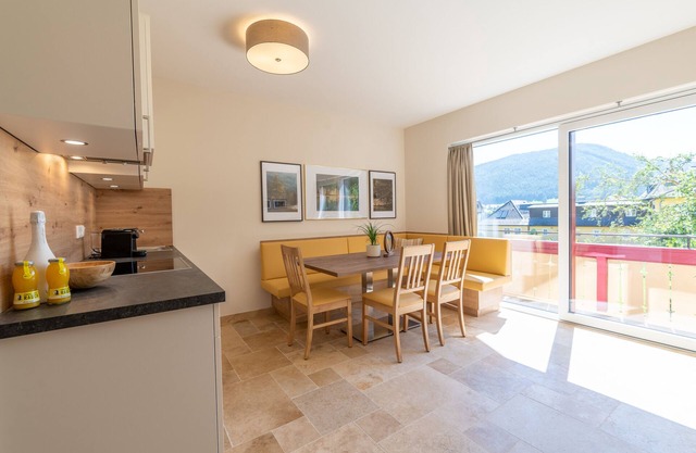 Cozy vacation apartment on the 1st floor with balcony - 3km to the ski lift
