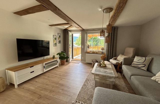 Cozy vacation apartment with large terrace directly on the Weser