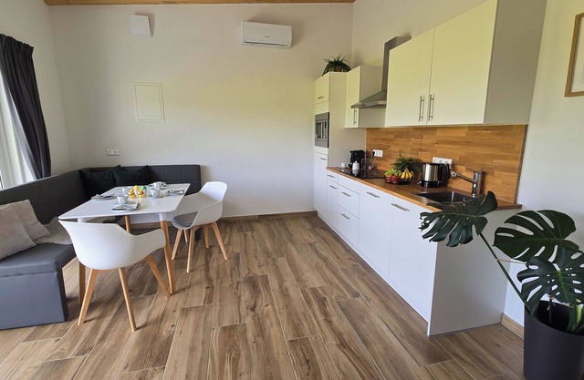 Cozy vacation apartment (30sqm) with garden, terrace and air conditioning