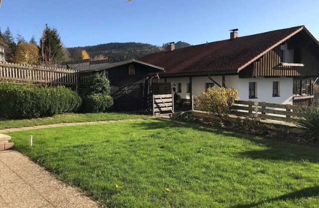 Cozy vacation apartment (46sqm) with large garden and sunbathing lawn