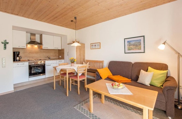 Cozy vacation apartment Sebastian with terrace
