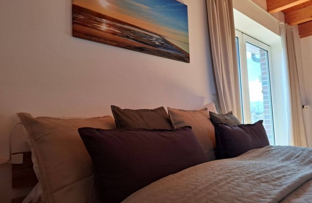Cozy vacation apartment between forest and waterfront!