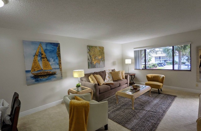 Cozy vacation condo 1B (2QB)/1B in Saddlebrook