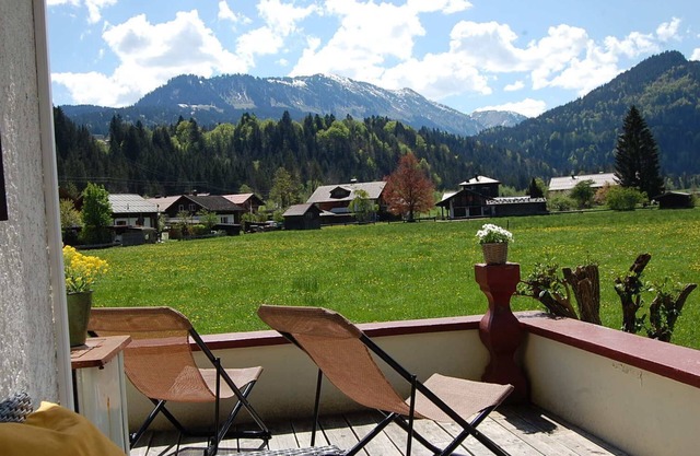 Cozy vacation home at the Bächle in Tiefenbach near Oberstdorf with garden