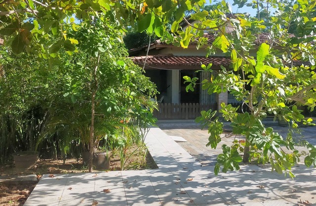 Cozy vacation home surrounded by greenery a few steps from the sea