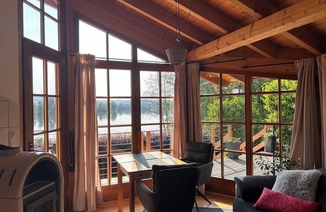 Cozy vacation home with terrace, located directly on a fishing lake.