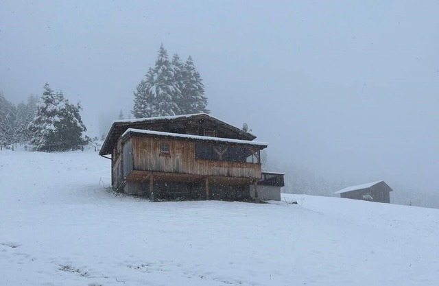 Cozy vacation hut with a magnificent view of the Zillertal mountains