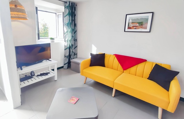 Cozy Vacation Rental in Peaceful Peral, Portugal