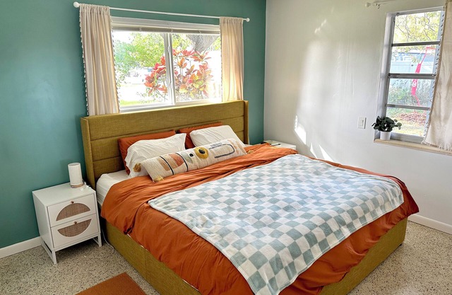 Cozy~Vibrant~Chill, 10m to downtown, 15m to Tampa