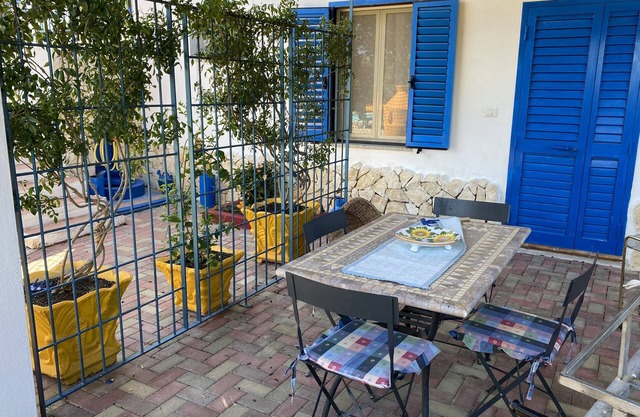 COZY VILLA IN THE COUNTRYSIDE A FEW KM FROM THE BEAUTIFUL SEA OF CARDEDU. APP. TO.