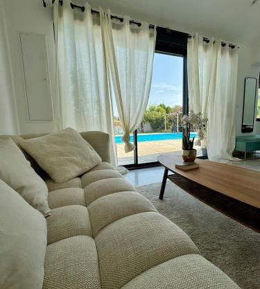 Cozy villa with private pool