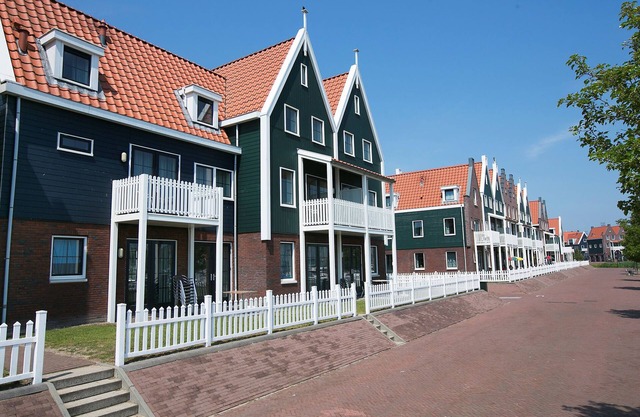 Cozy Volendam Getaway
