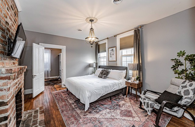 Cozy walkable downtown retreat, 3 minutes to VCU