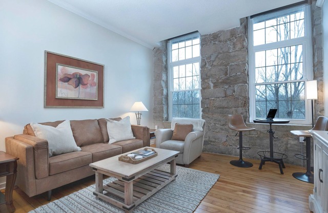 Cozy Waterfront Retreat by a Beautiful Greenway