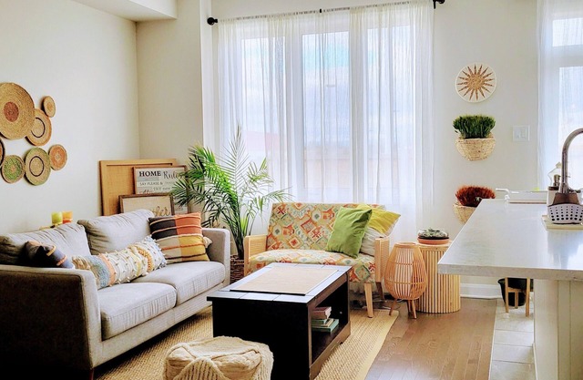 Cozy & Welcoming Room with a friendly family – 20 Mins to Downtown Ottawa