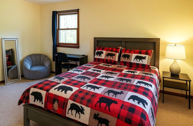 Cozy Wooded Escape