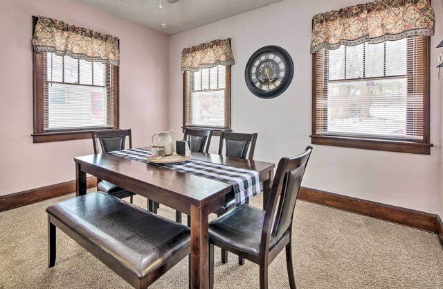 Cozy Wooster Abode Near Ohio Amish Country!