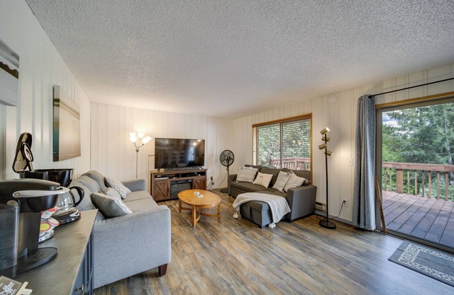 Cozy Worley Cabin w/Lake Access + Gas Grill!