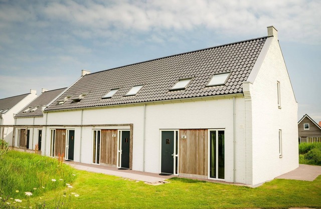 Cozy Zeeland Beach Retreat
