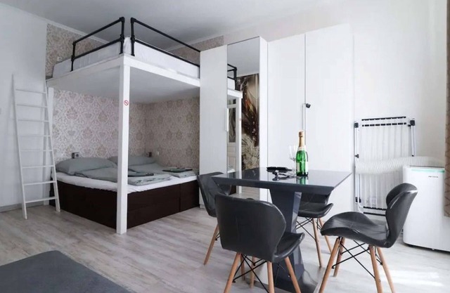 CozyNite Premium Apartment Favoriten 1