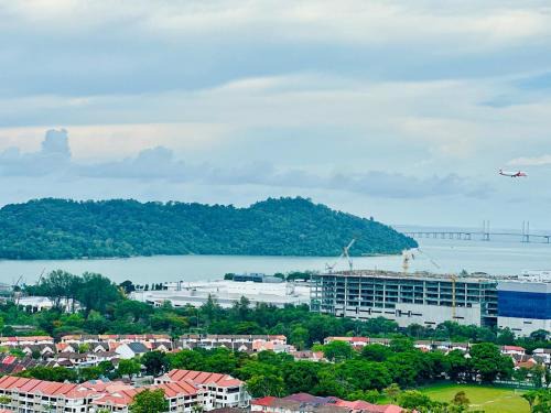 CozyStay Rooftop Sky Pool Sea &Bridge View Luxury 9pax