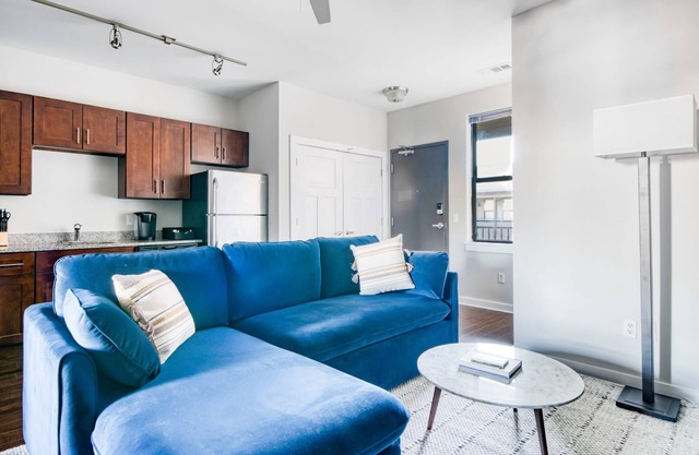 CozySuites Music Row Charming 1BR free parking! 34