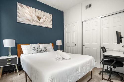 CozySuites Stunning 1BR in Downtown Pitts 43