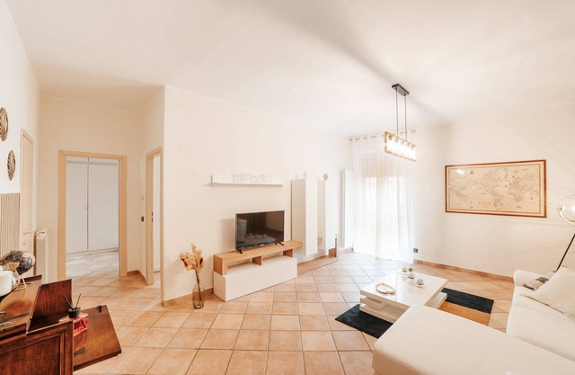 CR32 TOURIST ACCOMODATIONApartment within walking distance of the port/station.