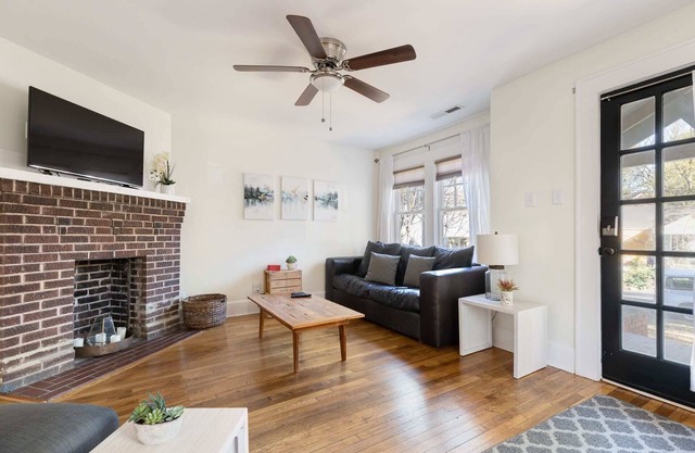 Craftsman near Downtown & Duke- Fabulous Location!