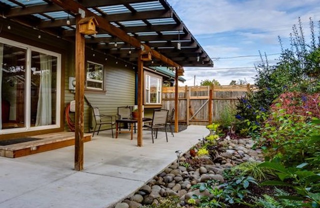 Craftsman Oasis- Cozy Cottage w/Fire Pit