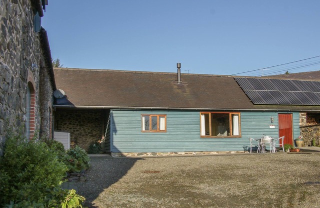 CRANBERRY COTTAGE, pet friendly, with open fire in Bishop's Castle