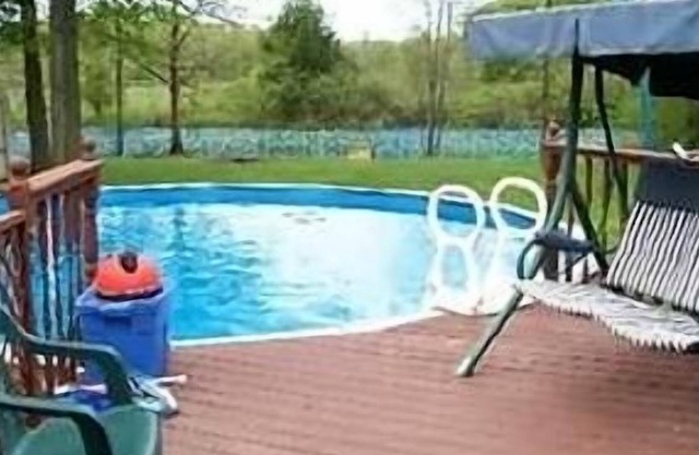 Crawford's Great Lake Escape & Accommodations - Conneaut Lake