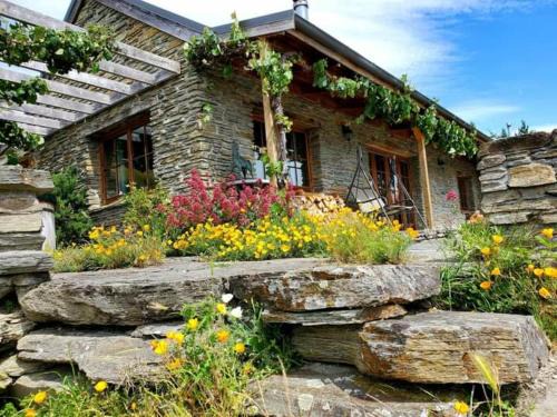 Creagh Cottage and Homestead