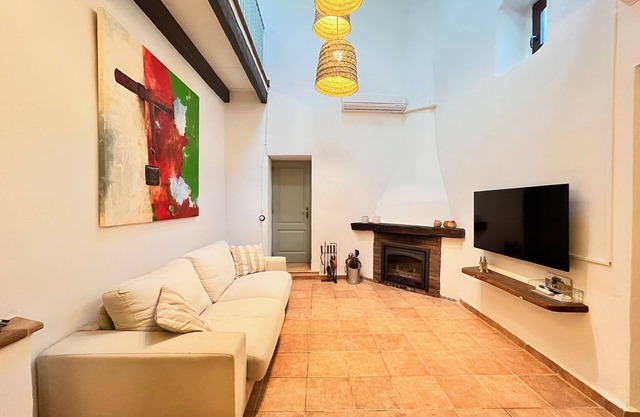 Cream Homes Son Celles Etv3533, Casa de Campo Recién Reformada
