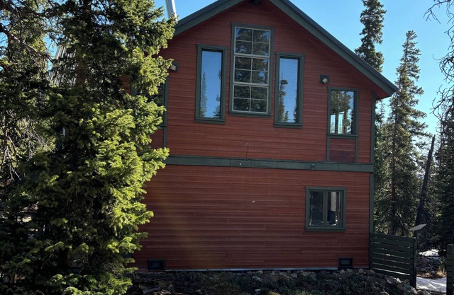 Create Mountain Memories: Family-Friendly Chalet on Hiking Trails