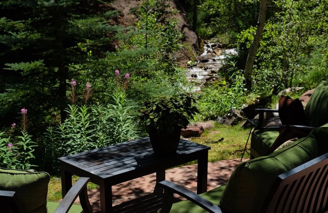 Creekside Chalet in the Crystal River Valley