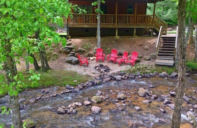 Creekside Family Getaway! Can't get any closer to the water than this!