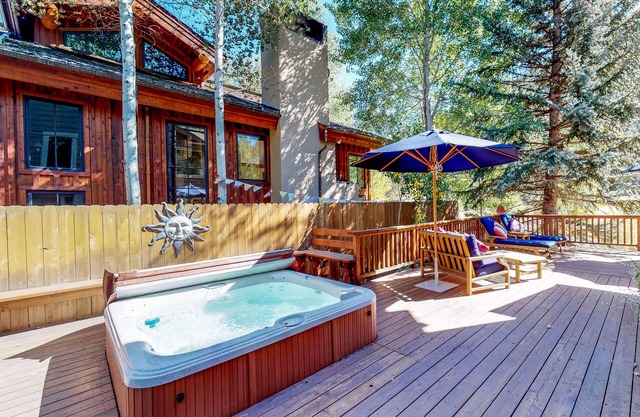 Creekside home with hot tub, deck & mountain view - 1 mile to lifts