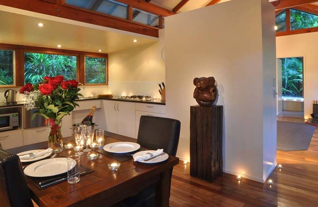 Creekside Spa Cabin Carabeen
