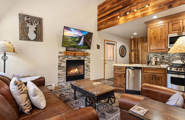 Creekside Suite 03 (NO HT)