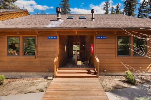 Creekside Suites 19 by Estes Park Condos