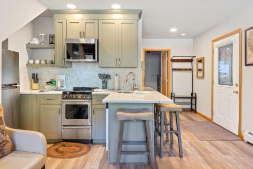 Creekside Suites 20 by Estes Park Condos