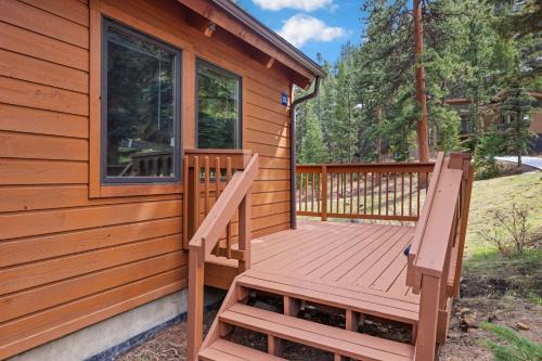 Creekside Suites 21 by Estes Park Condos