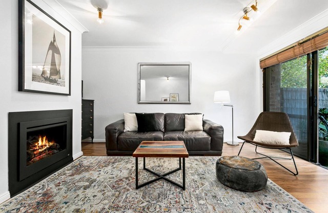 Cremorne - BARIS - Bariston Avenue - Spacious 3BR Townhouse with Garden Near Cremorne Harbourside Parks