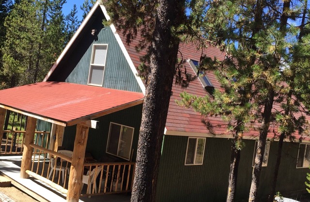 Crescent Creek Lodge